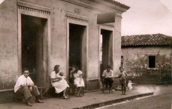 Revive Memories: App for Restoring Old Photos
